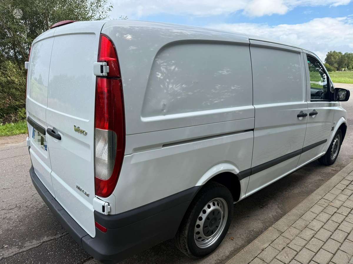 Mercedes-Benz Vito 2012 — interior