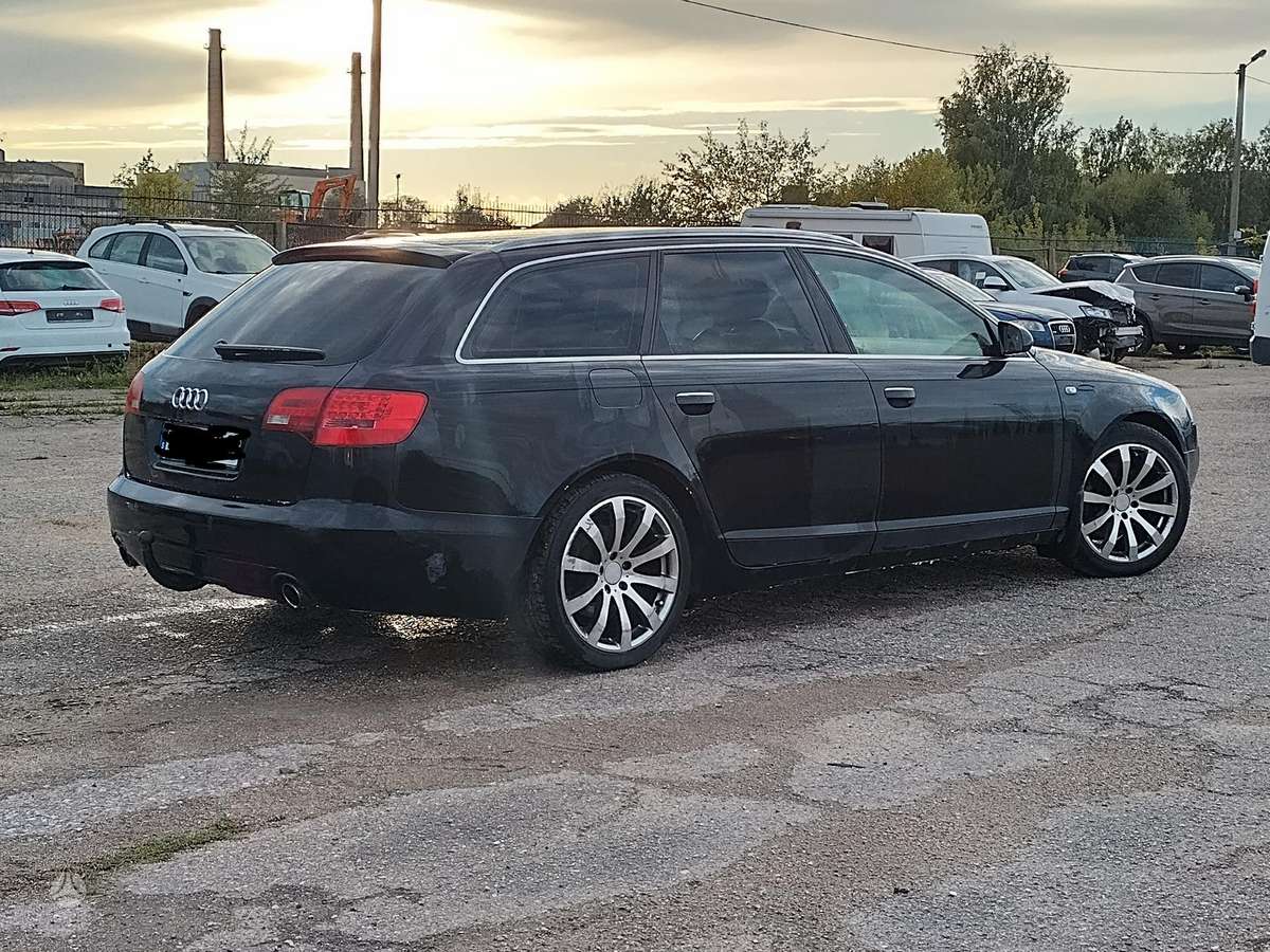 Audi A6 2009 — салон