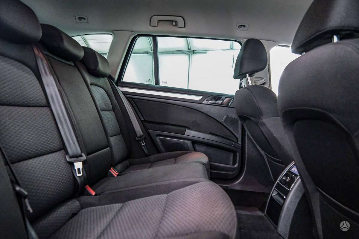 Skoda Superb 2012 — photo 10