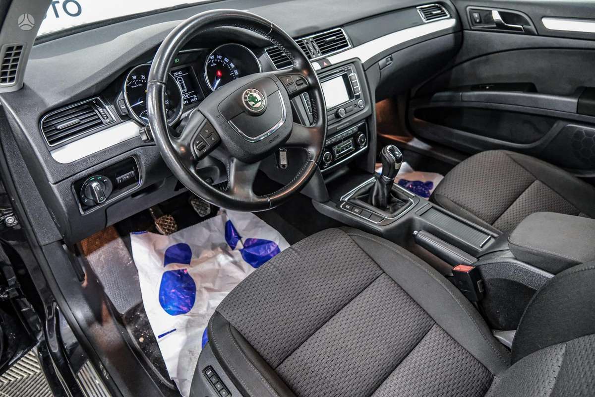 Skoda Superb 2012 — photo 5