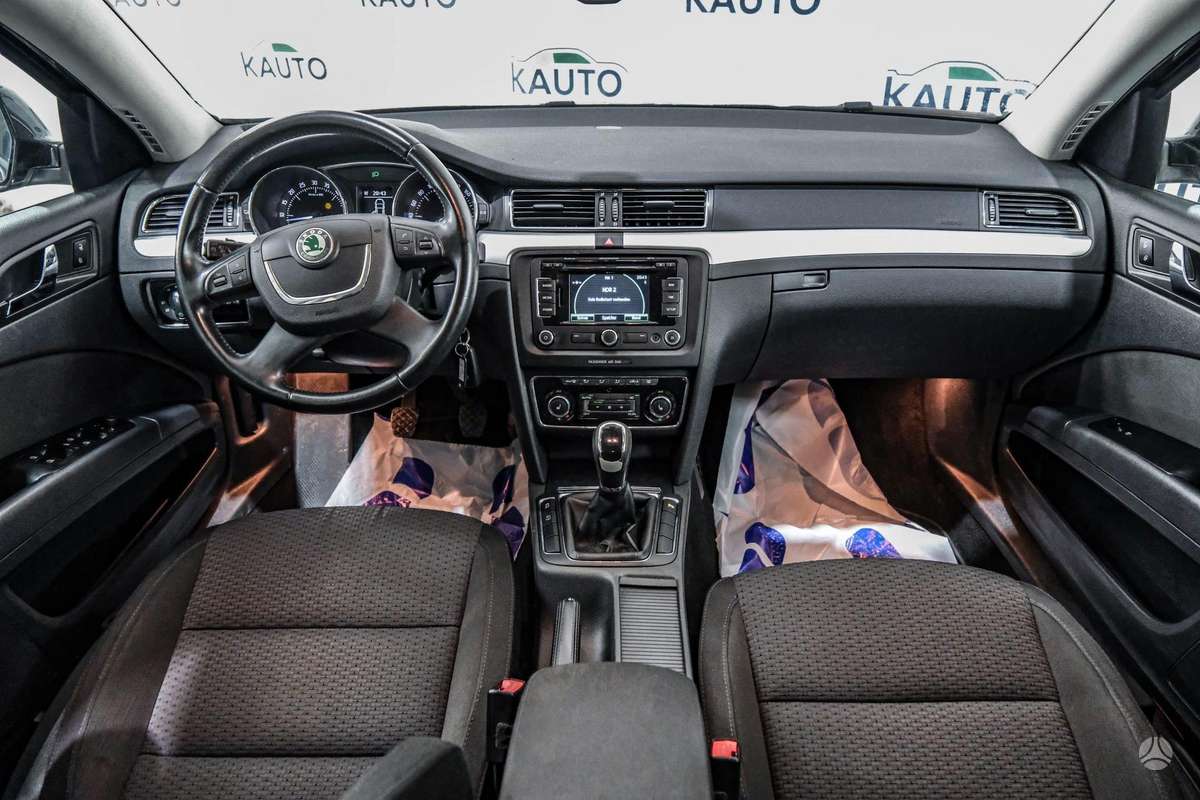 Skoda Superb 2012 — photo 8