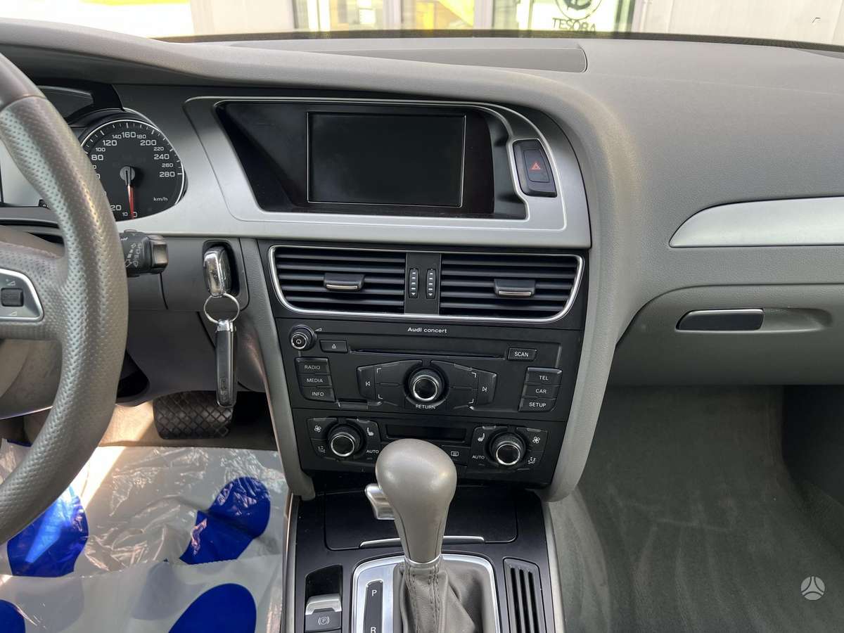 Audi A4 2008 — photo 15