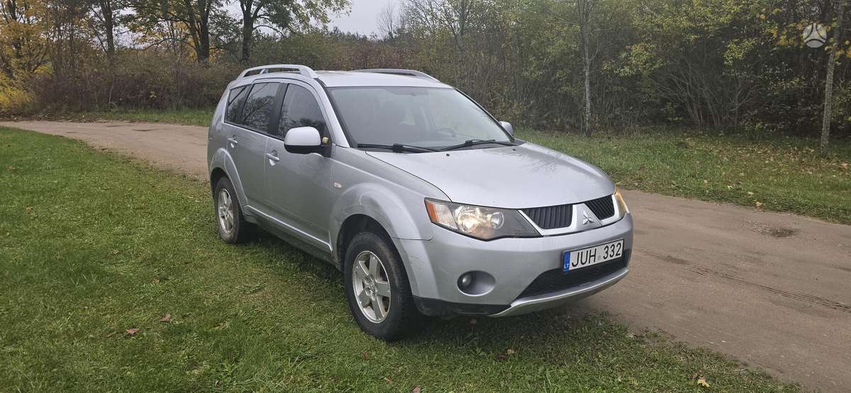 Mitsubishi Outlander 2007 — rear view
