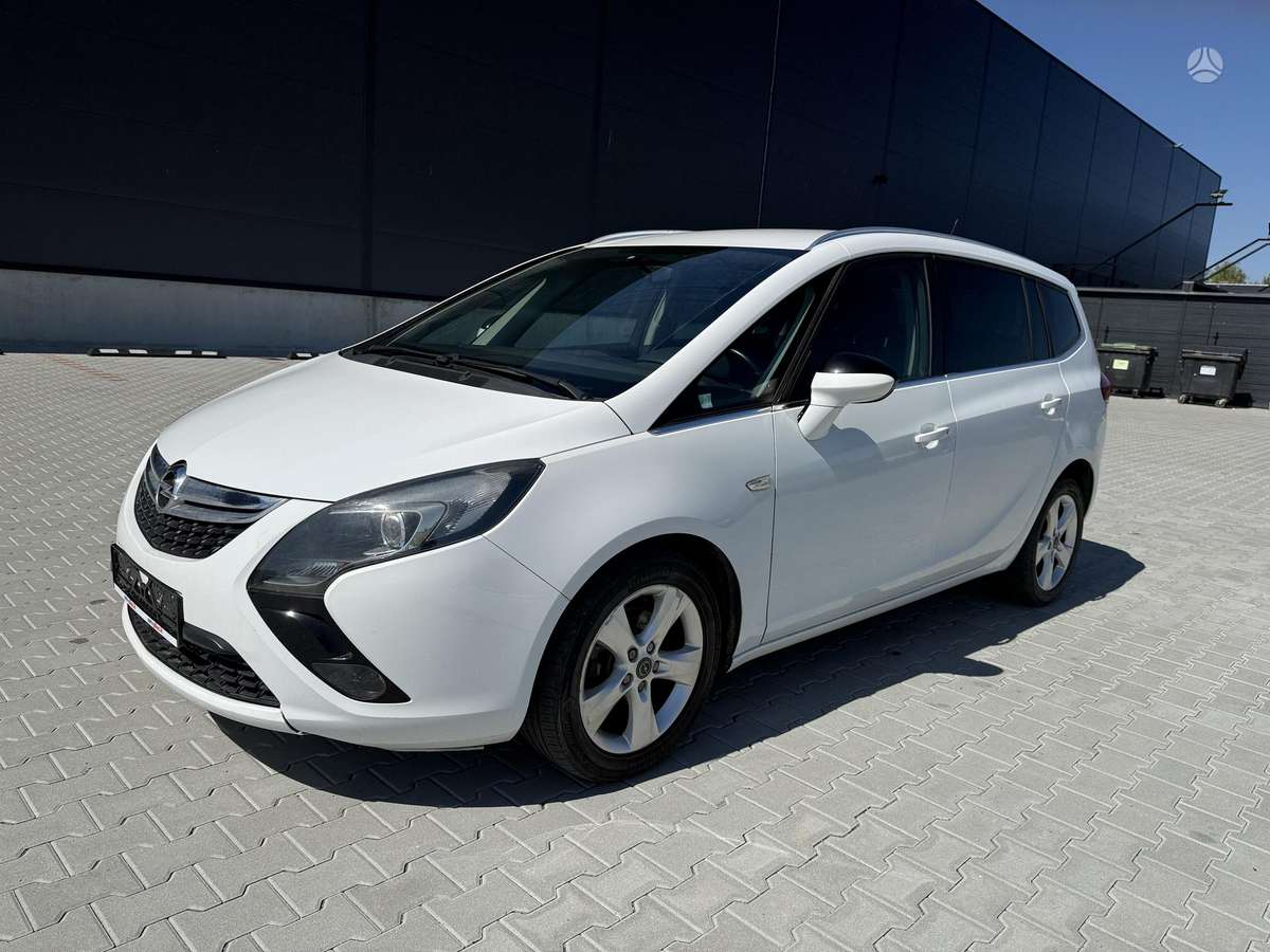 Opel Zafira 2012 — салон