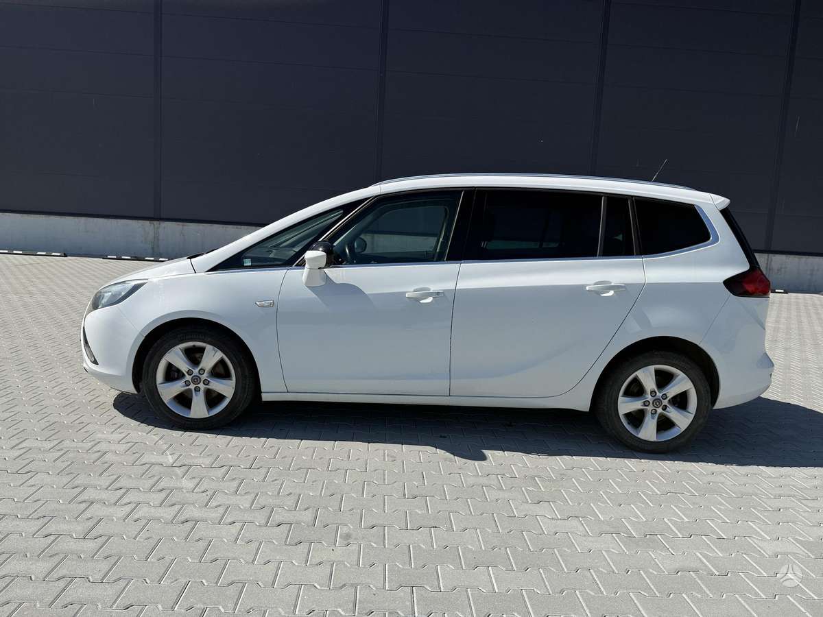 Opel Zafira 2012 — двигун 1596 cm³, 150 HP (110kW)