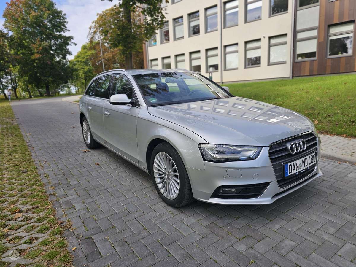 Audi A4 2013 — rear view