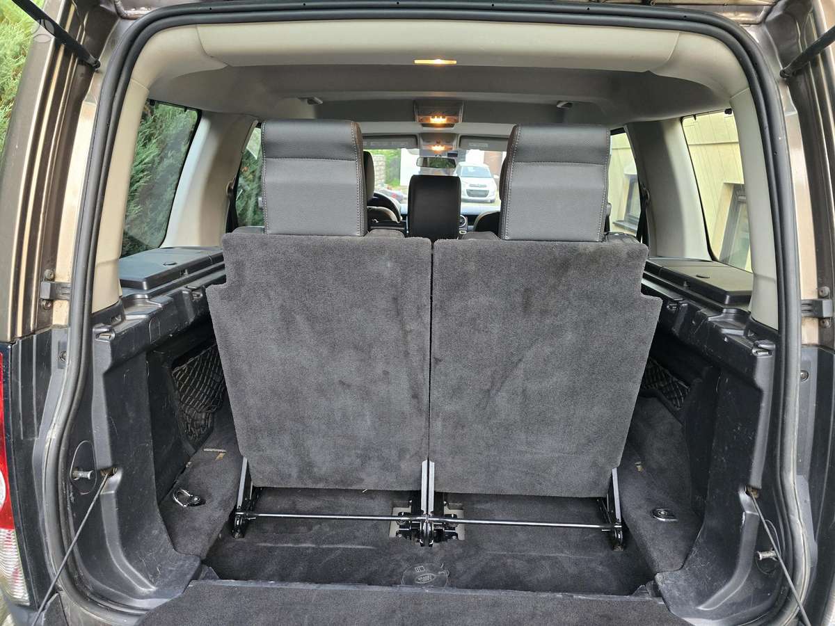 Land Rover 2012 — interior
