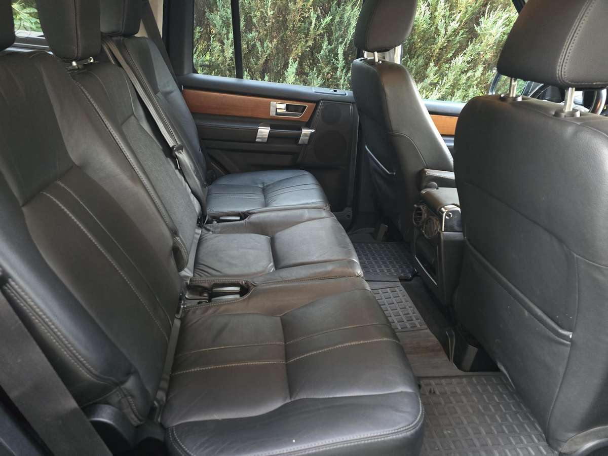 Land Rover 2012 — engine 2993 cm³, 211 HP (155kW)