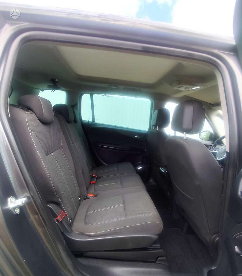 Opel Zafira 2012 — photo 13