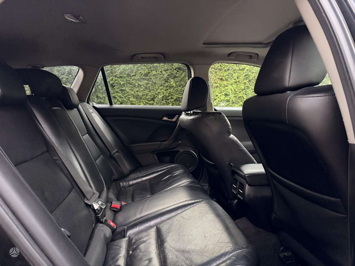 Honda Accord 2010 — photo 10
