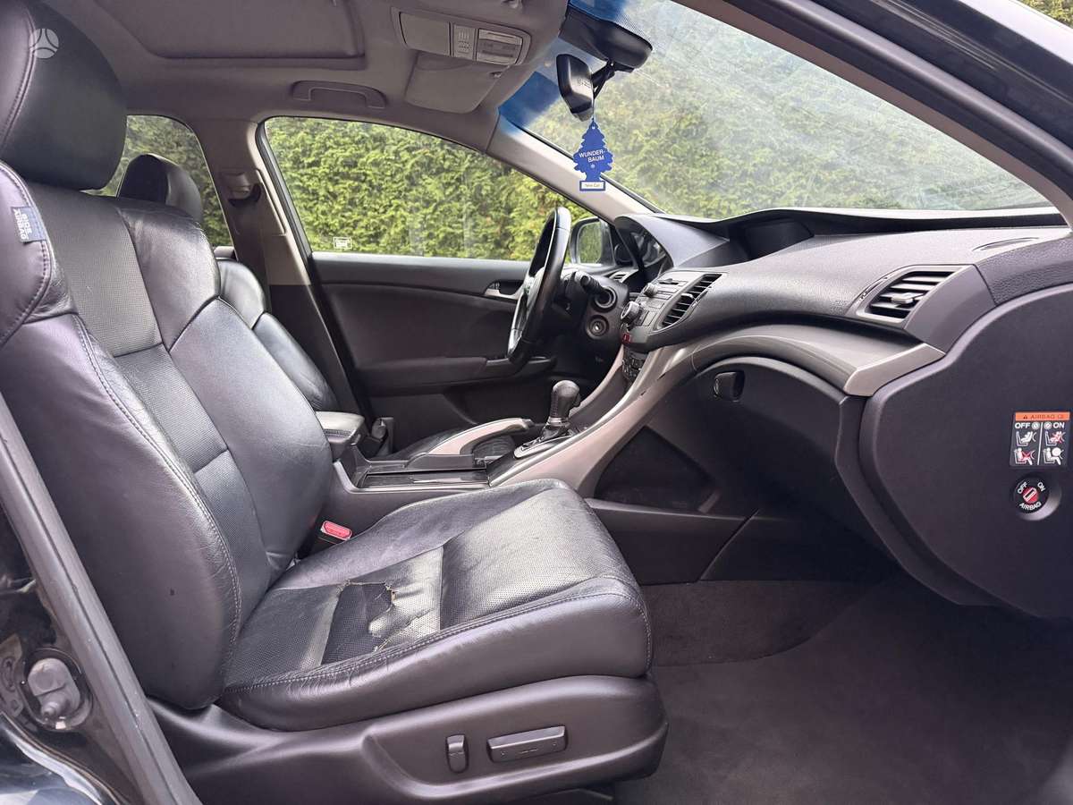 Honda Accord 2010 — photo 12