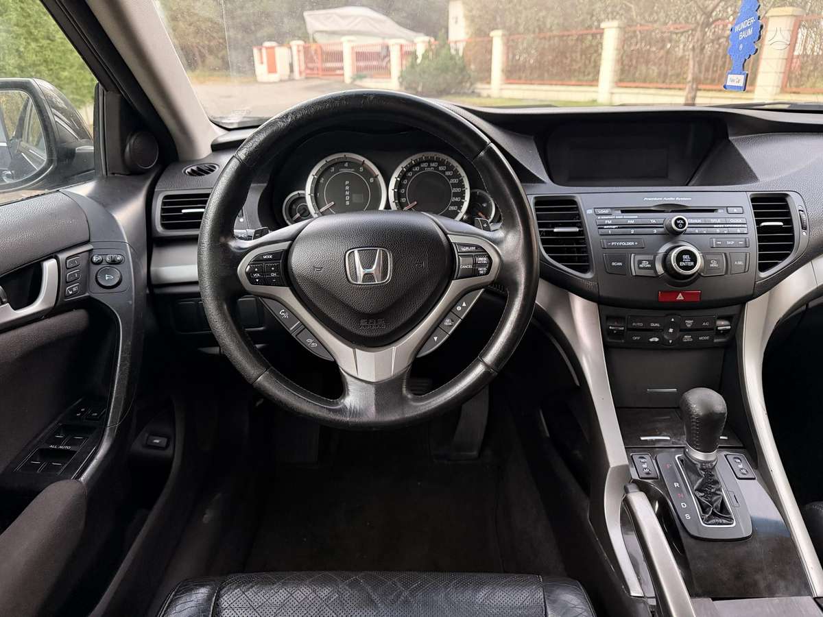 Honda Accord 2010 — photo 14
