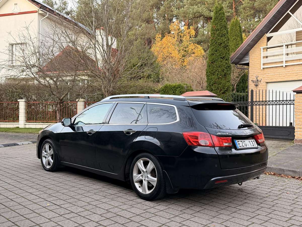 Honda Accord 2010 — photo 5