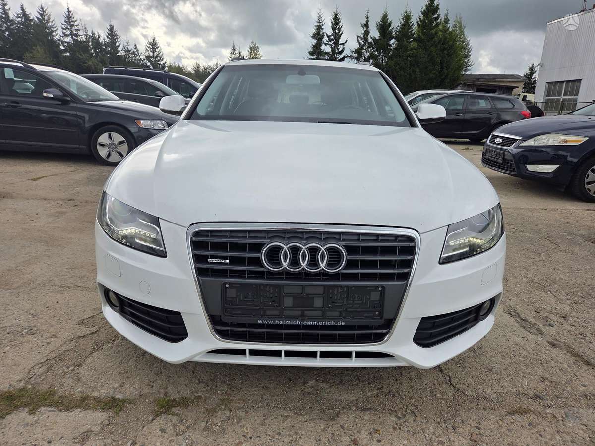 Audi A4 2010 — rear view