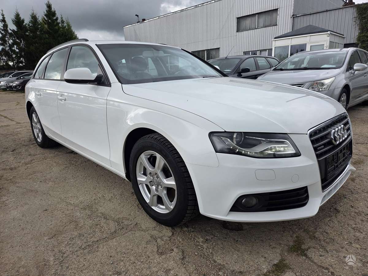 Audi A4 2010 — interior