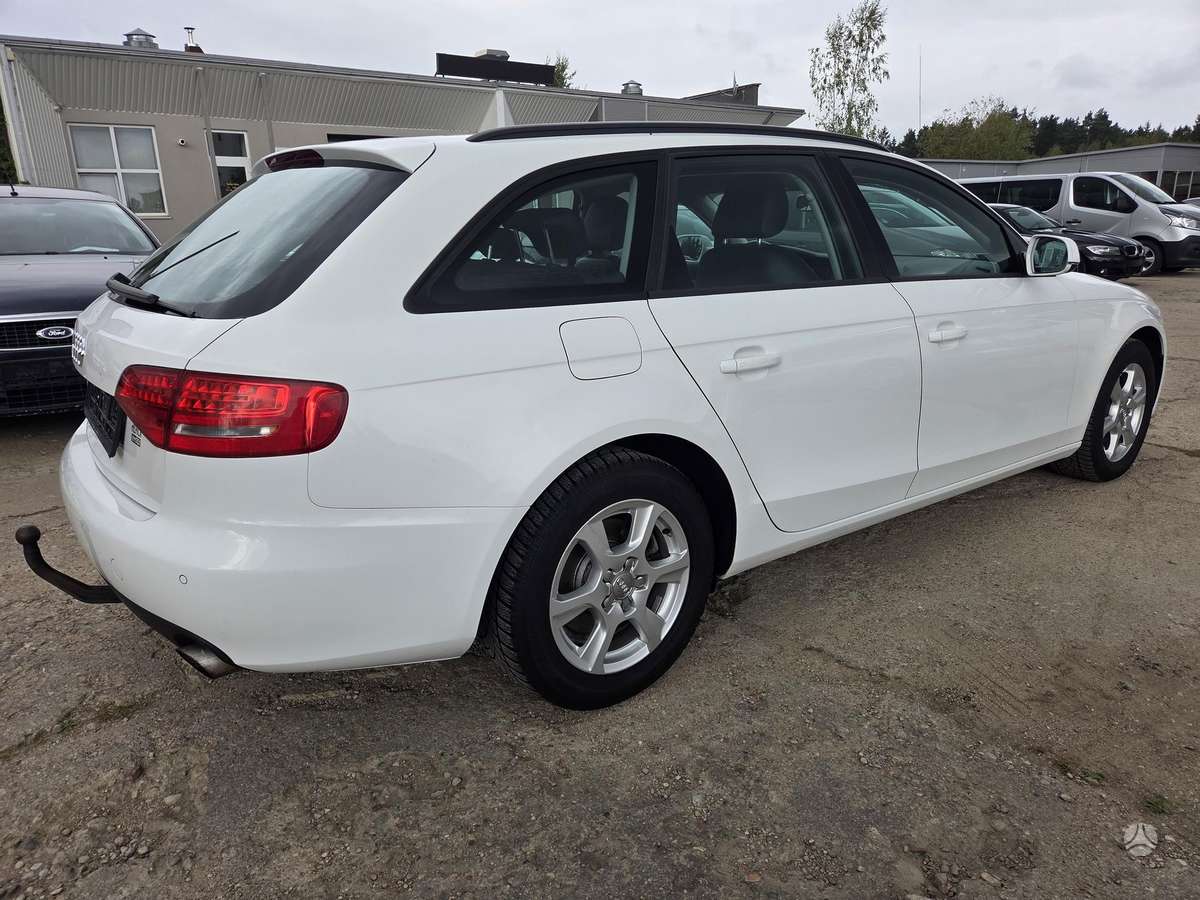 Audi A4 2010 — engine 1984 cm³, 211 HP (155kW)