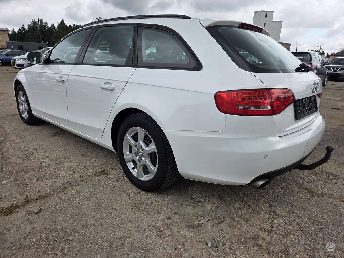Audi A4 2010 — photo 6