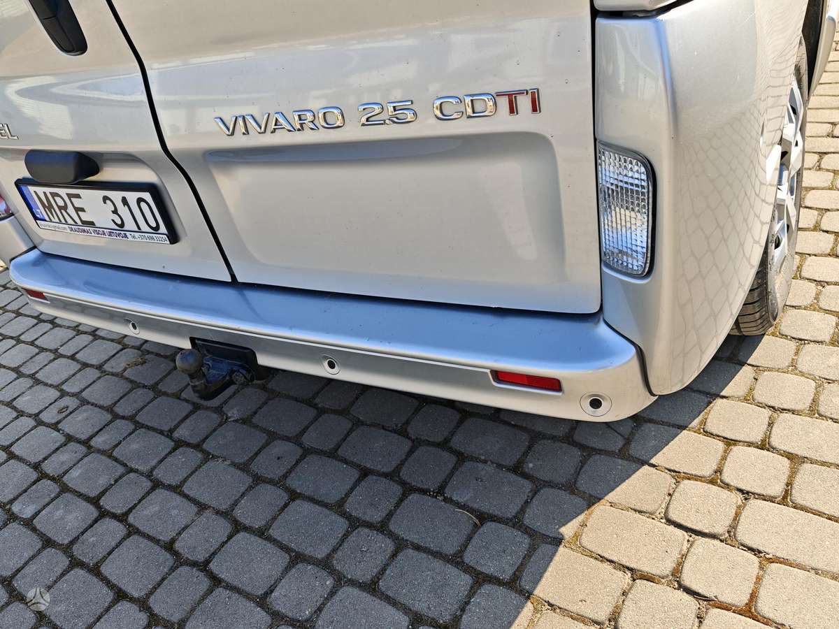 Opel Vivaro 2009 — двигун 2500 cm³, 145 HP (107kW)