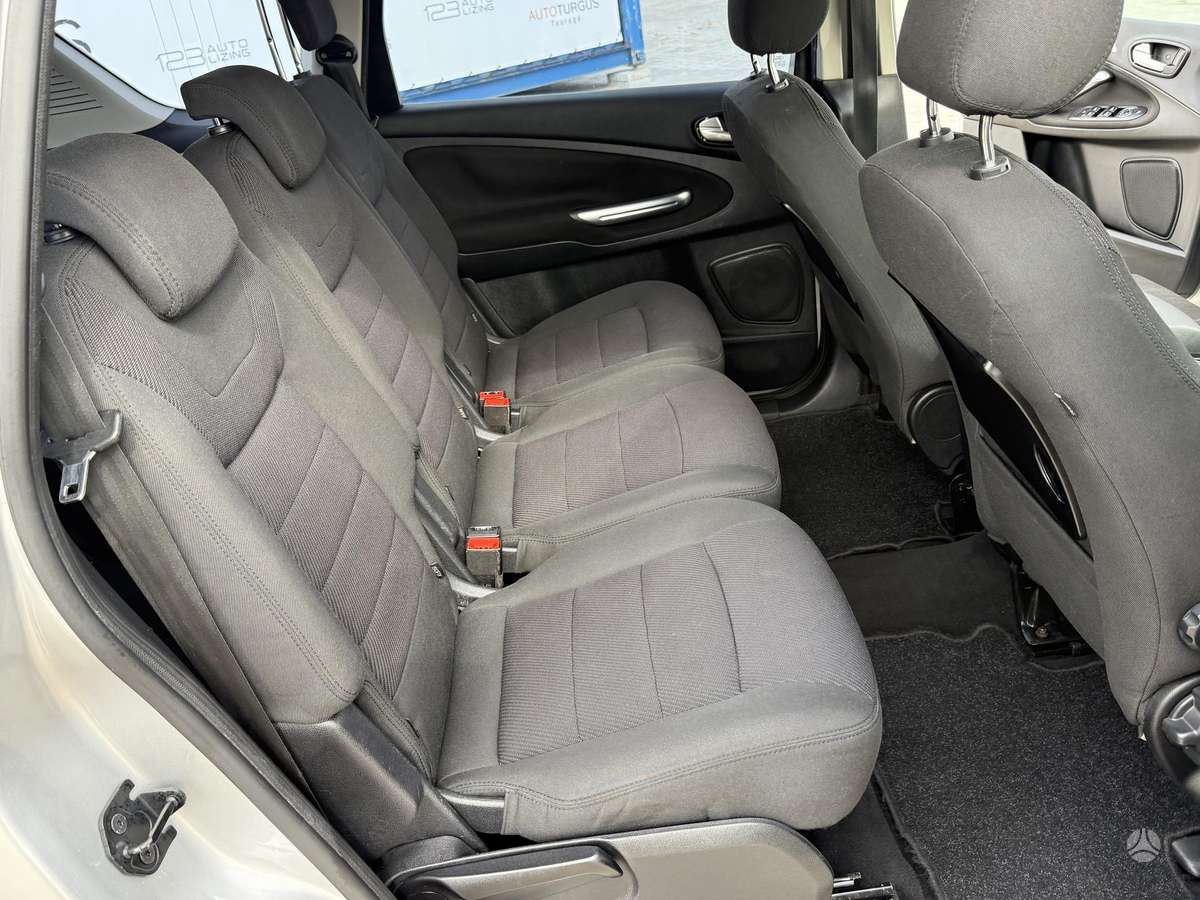 Ford S-MAX 2011 — photo 15