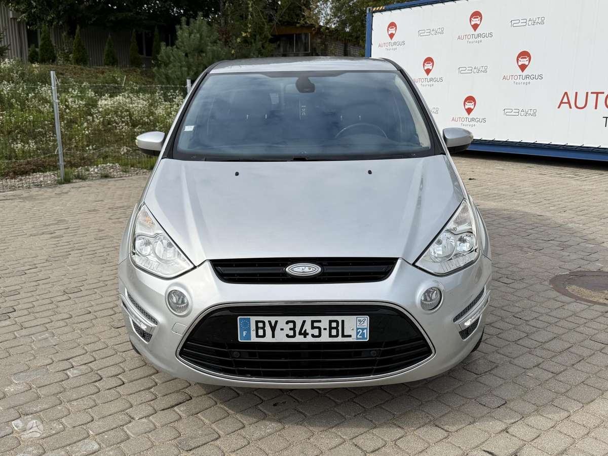 Ford S-MAX 2011 — rear view