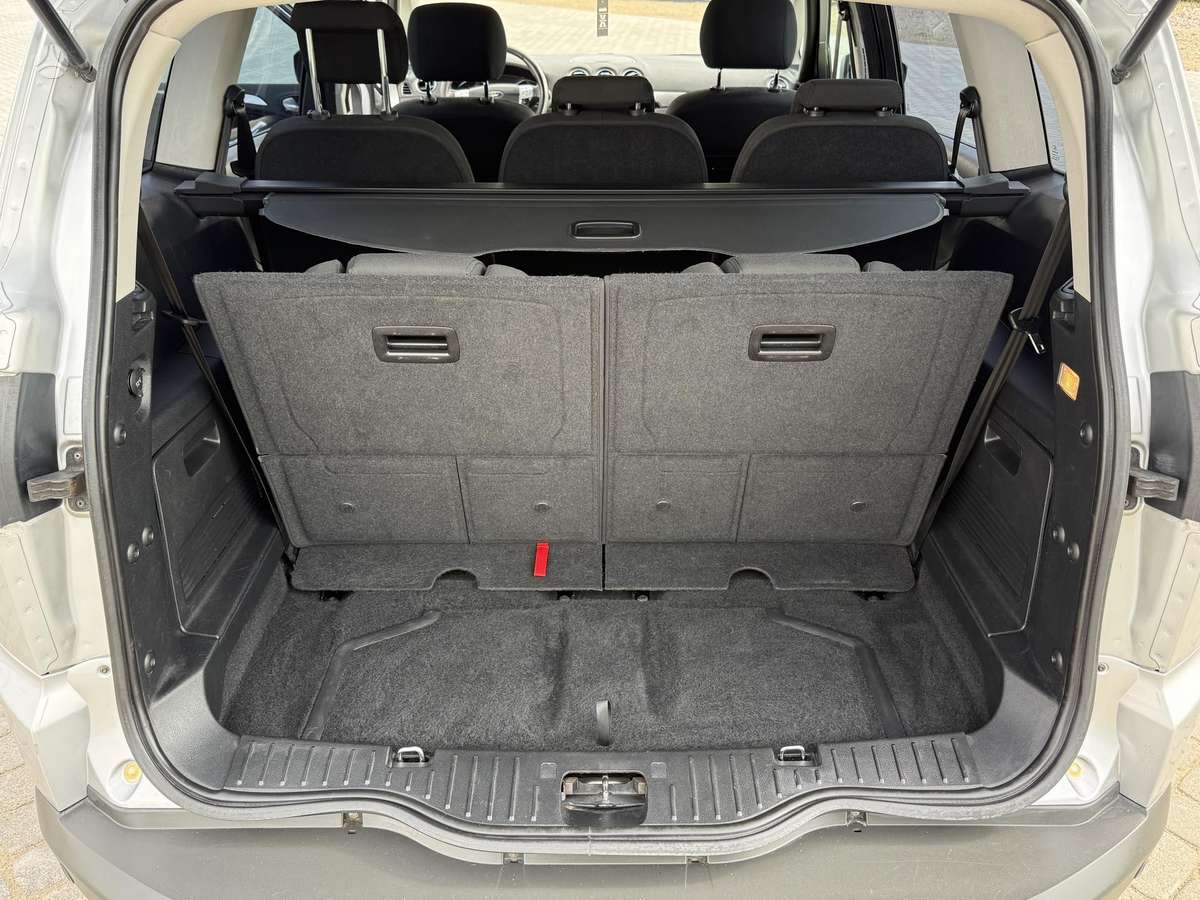 Ford S-MAX 2011 — photo 22