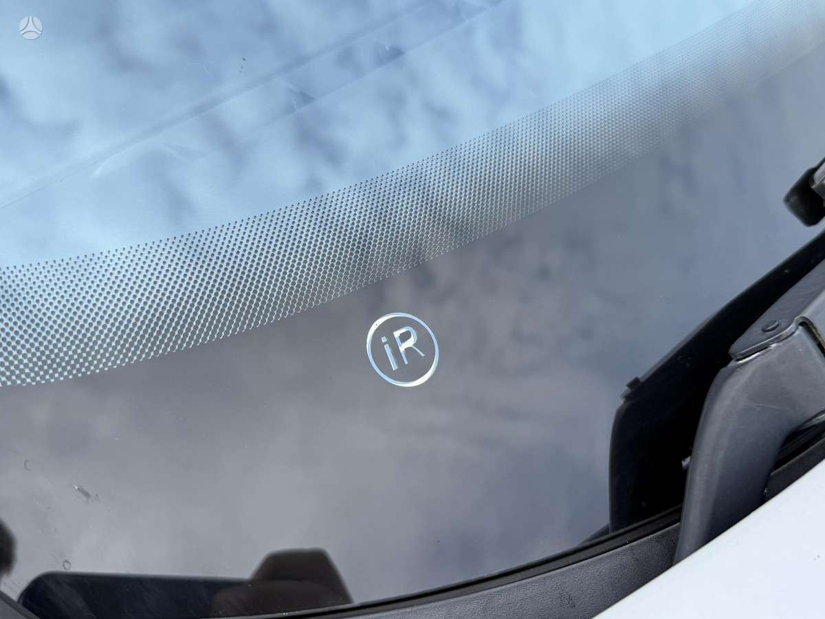 Ford S-MAX 2011 — photo 23