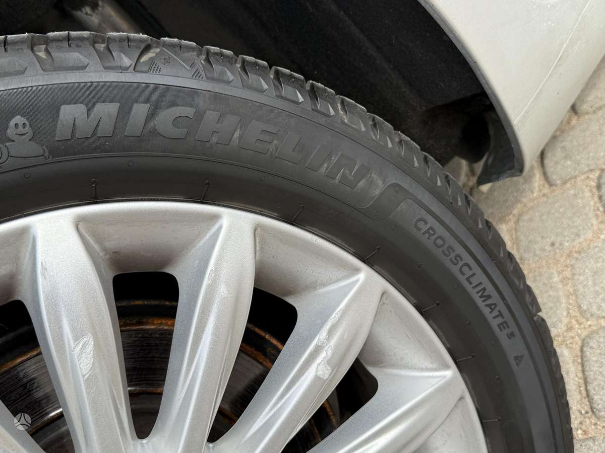 Ford S-MAX 2011 — photo 26