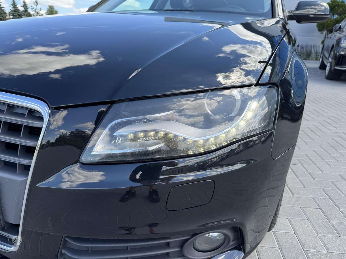 Audi A4 2011 — photo 12