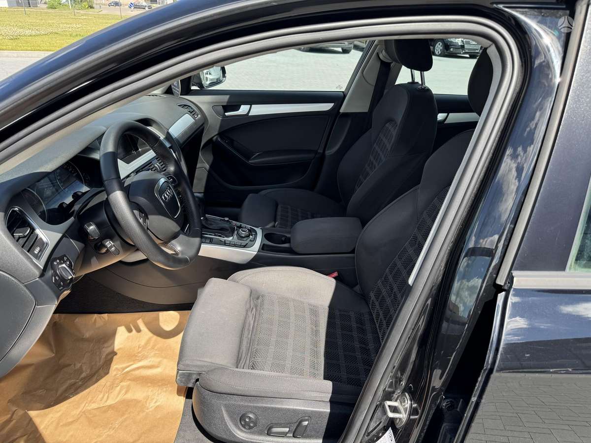 Audi A4 2011 — photo 18