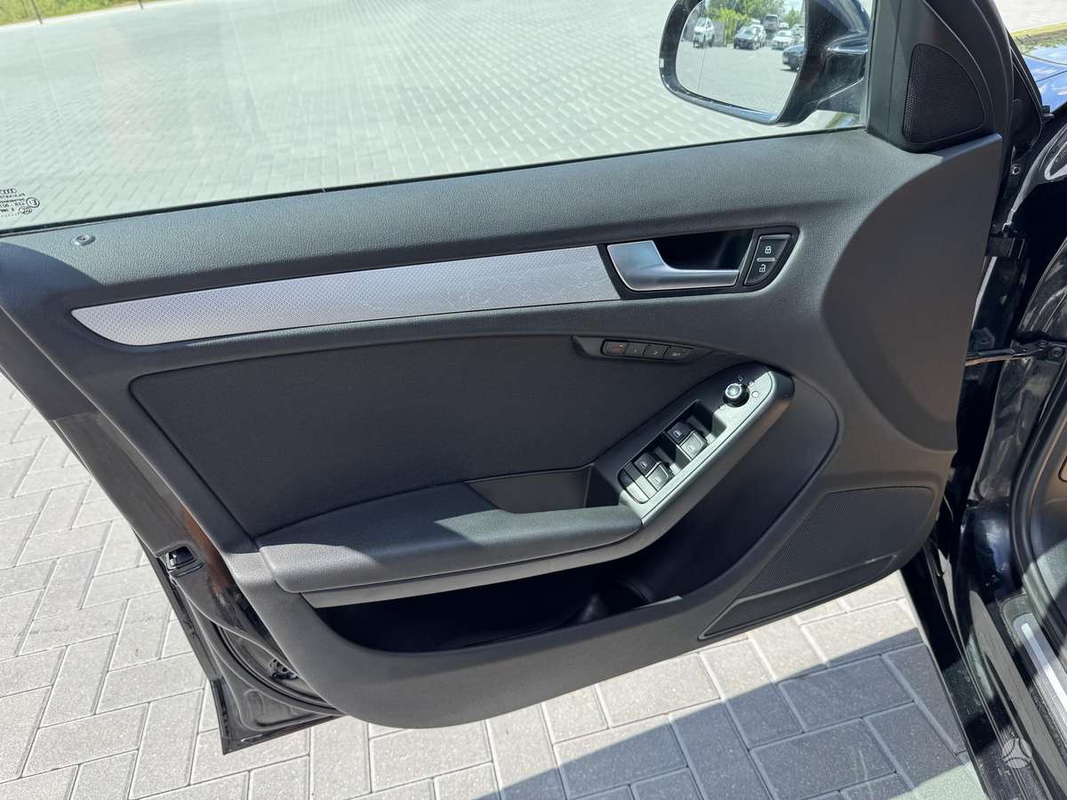 Audi A4 2011 — photo 20