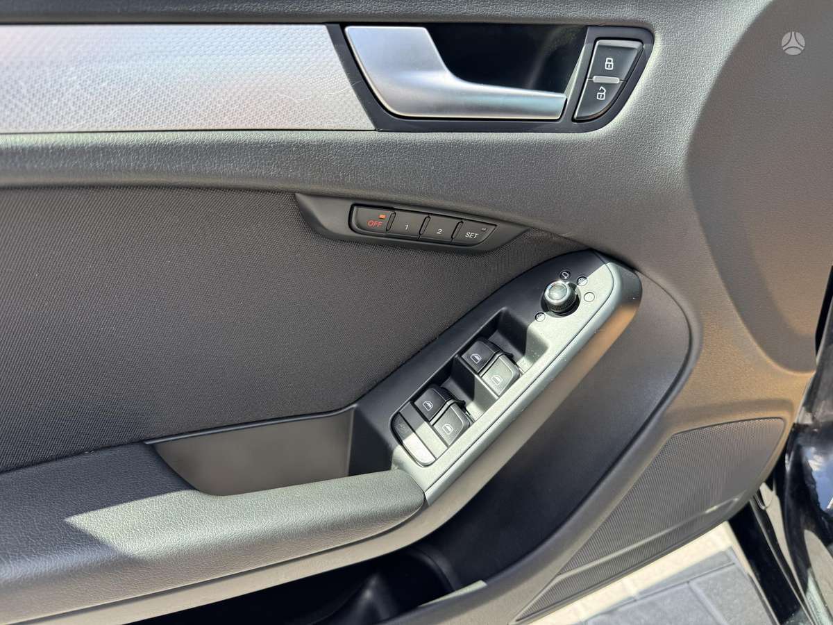 Audi A4 2011 — photo 21