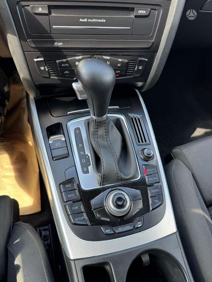 Audi A4 2011 — photo 27