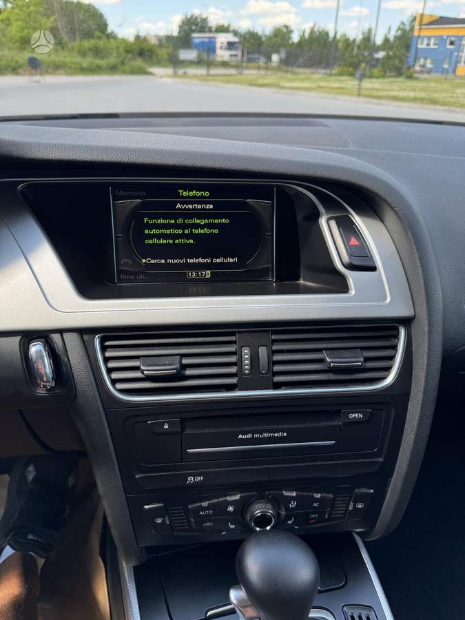 Audi A4 2011 — photo 29