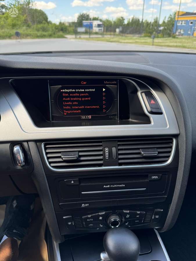 Audi A4 2011 — photo 30