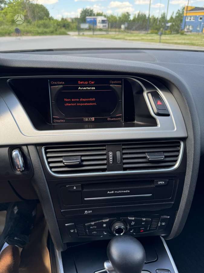 Audi A4 2011 — photo 31
