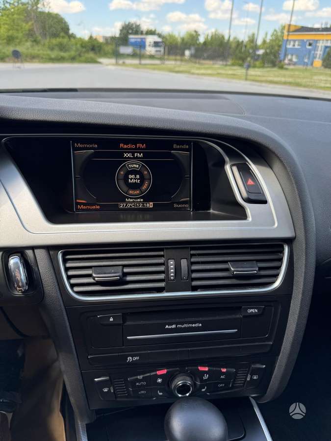 Audi A4 2011 — photo 33