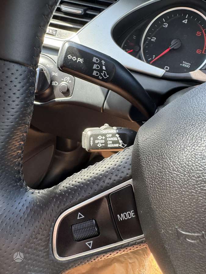 Audi A4 2011 — photo 36