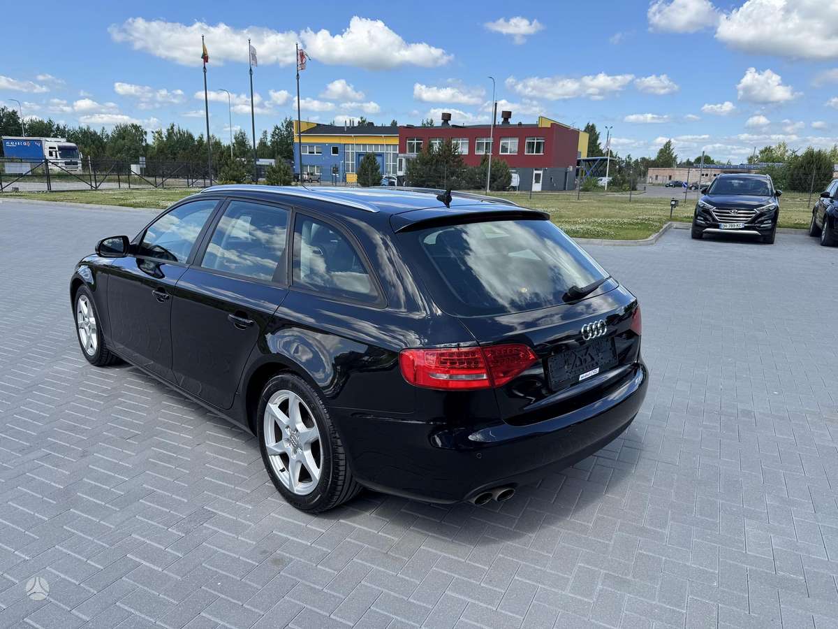 Audi A4 2011 — engine 1968 cm³, 143 HP (105kW)