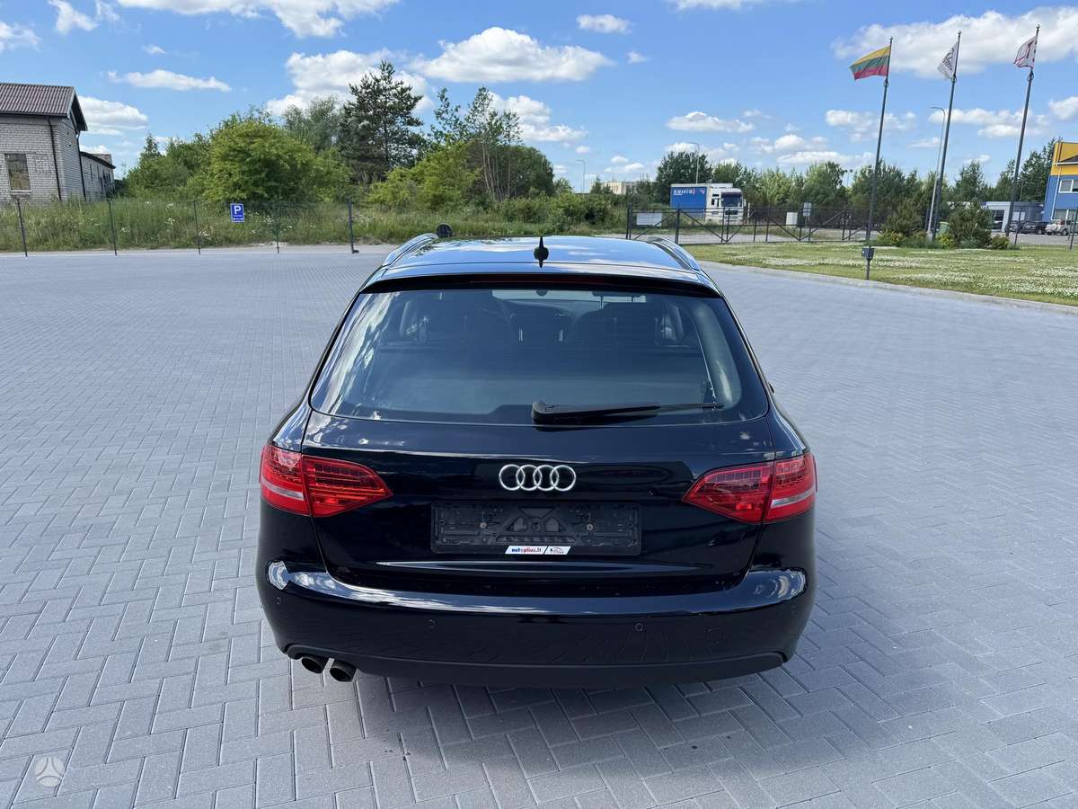 Audi A4 2011 — photo 5