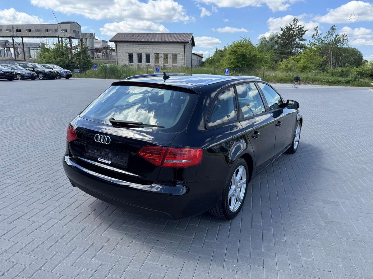 Audi A4 2011 — photo 6