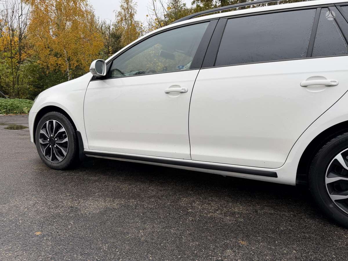 Volkswagen Golf 2011 — photo 10