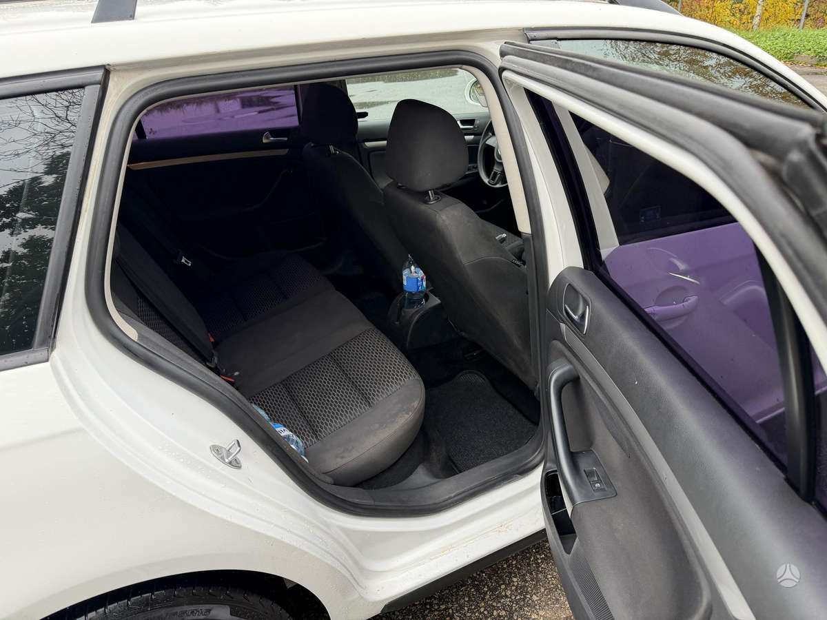 Volkswagen Golf 2011 — photo 16
