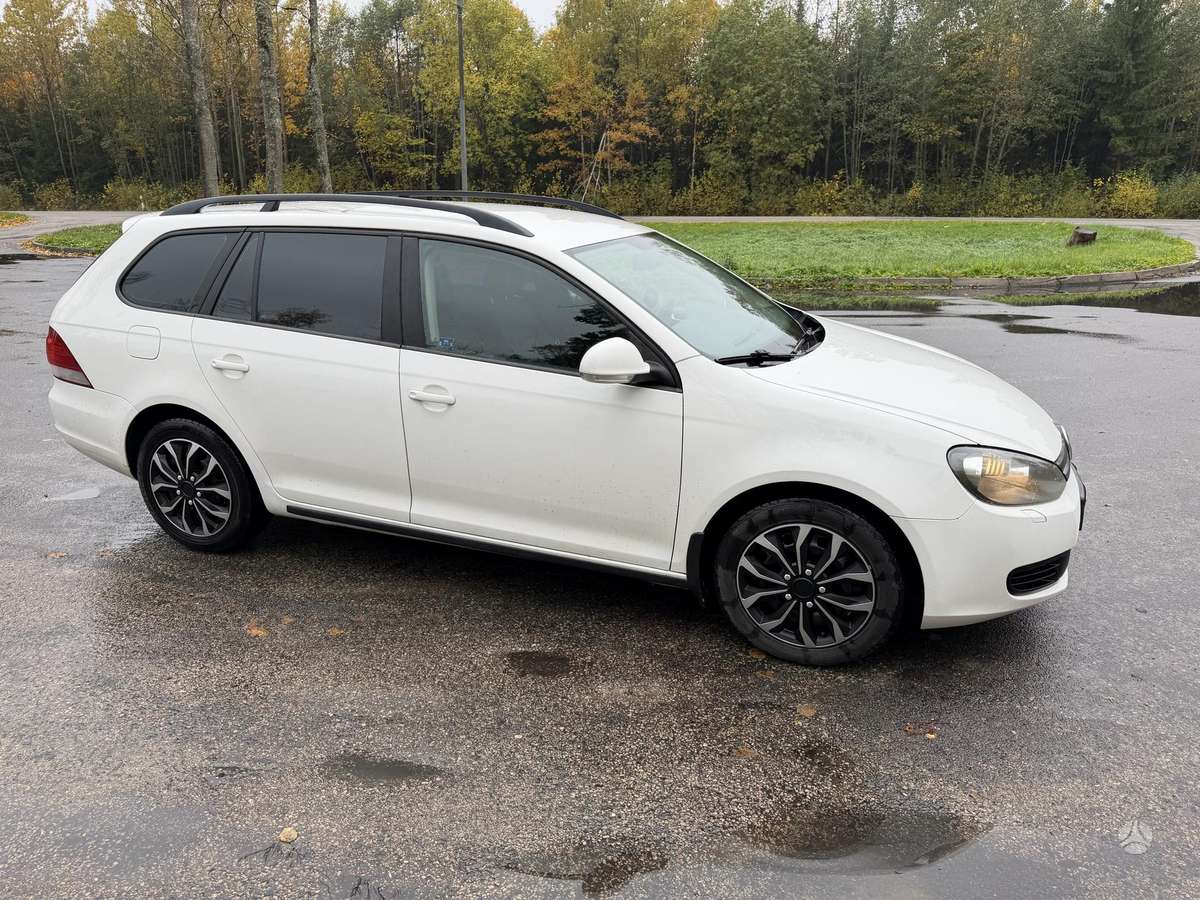 Volkswagen Golf 2011 — engine 1598 cm³, 105 HP (77kW)