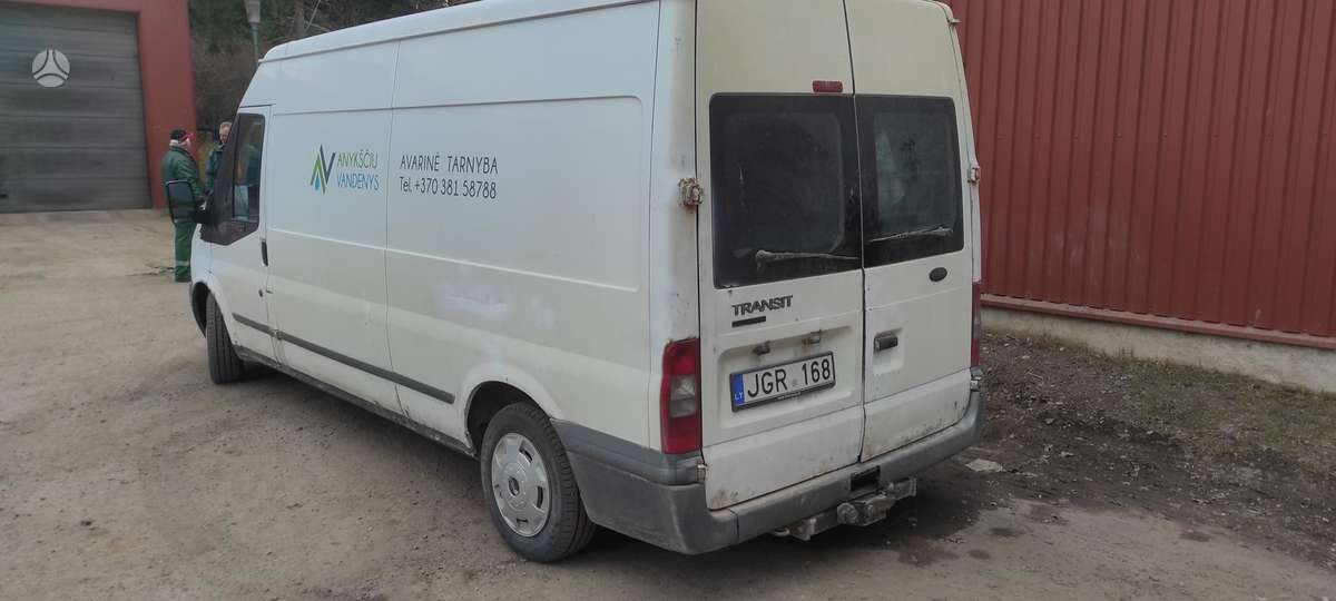 Ford Transit 2011 — rear view
