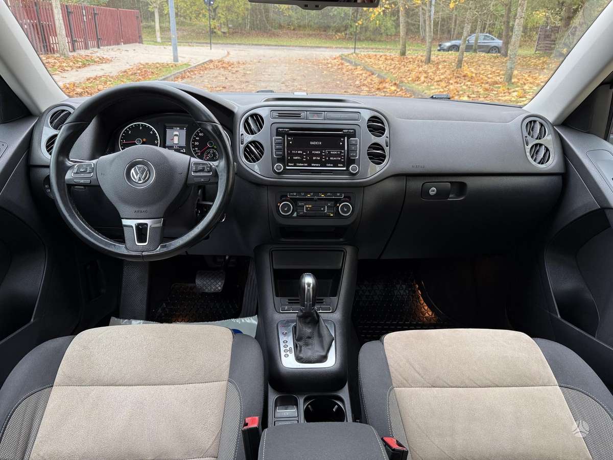 Volkswagen Tiguan 2012 — photo 11