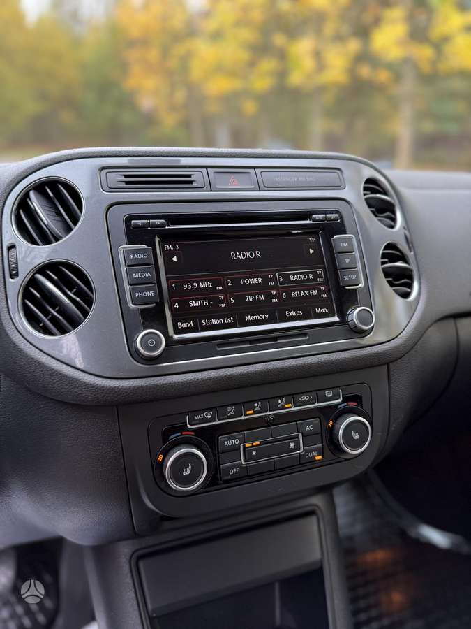 Volkswagen Tiguan 2012 — photo 16