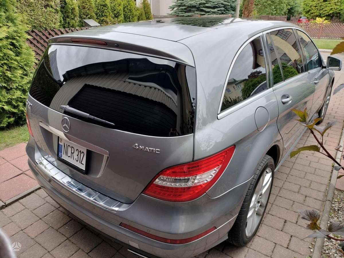 Mercedes-Benz R350 2011 — двигун 3500 cm³, 272 HP (200kW)