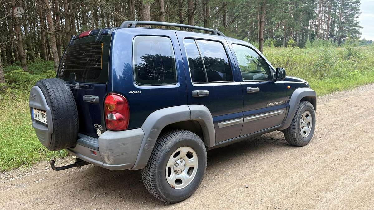 Jeep Cherokee 2004 — photo 7