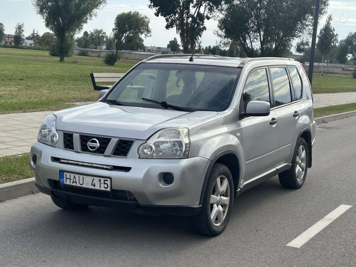 Nissan X-Trail 2007 — rear view