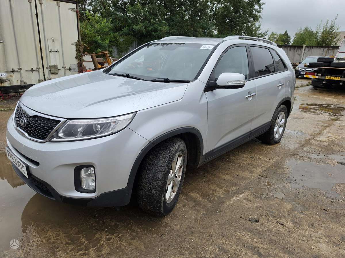 Kia Sorento 2013 — салон